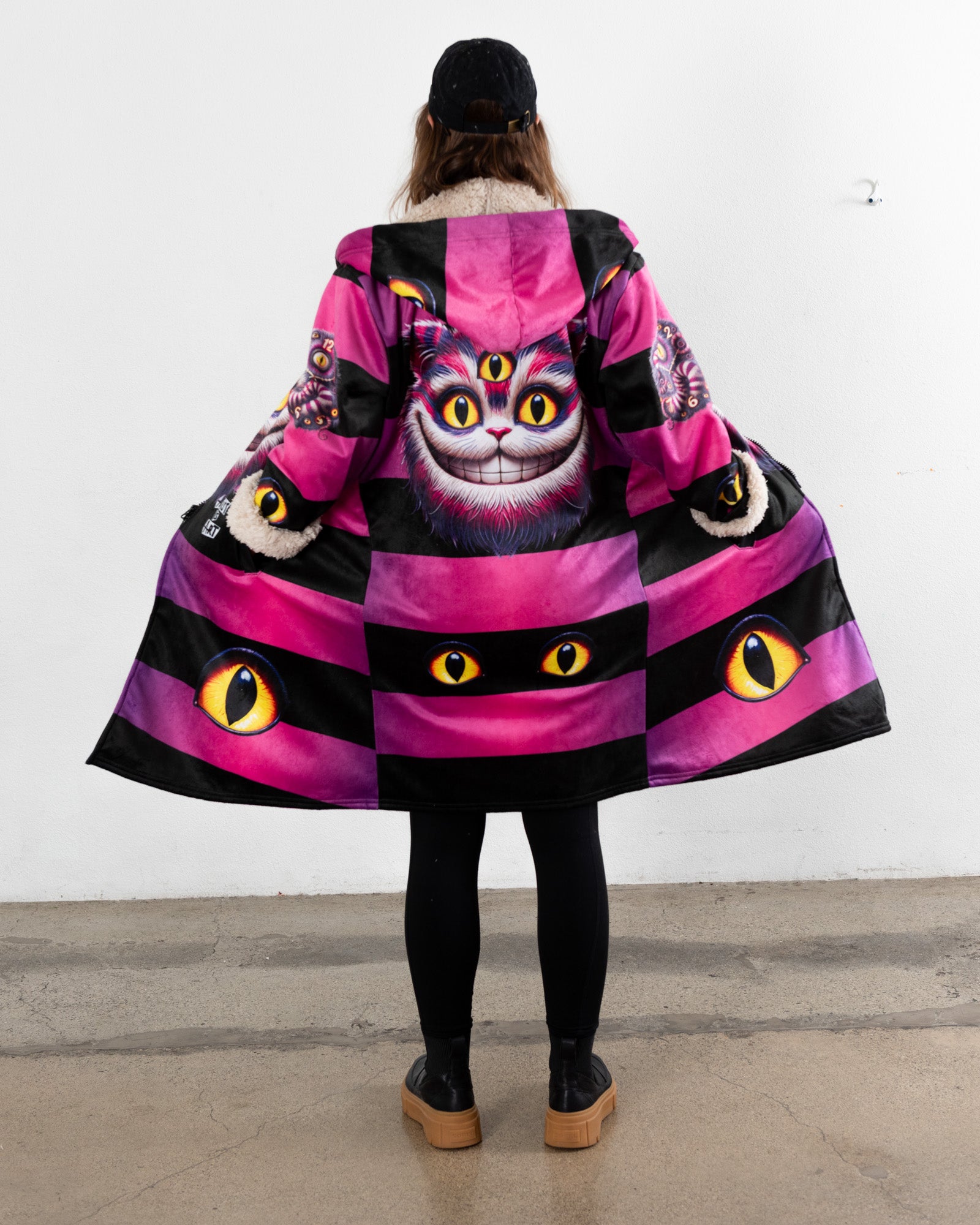 CHESHIRE CAT – Artist vs Art